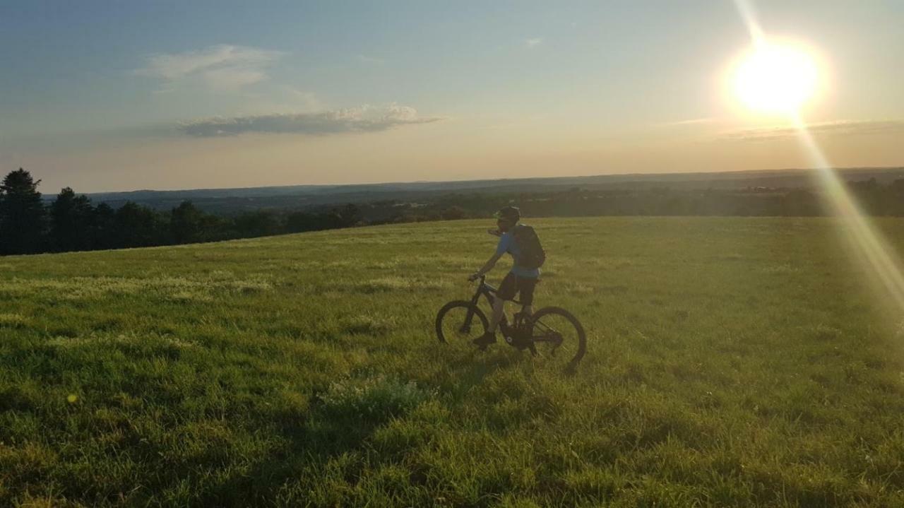 Camping Le Païsserou Najac Extérieur photo